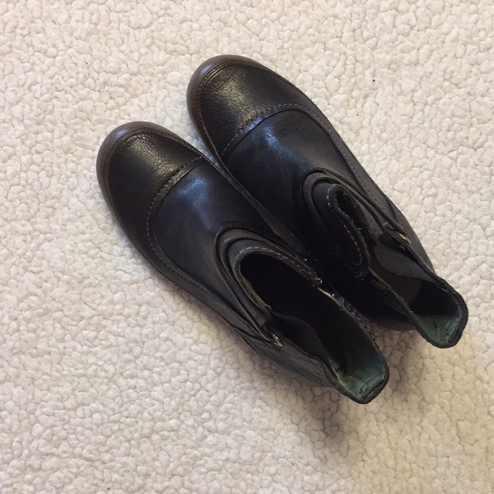Clarks Artisan Collection leather ankle boots sz 6